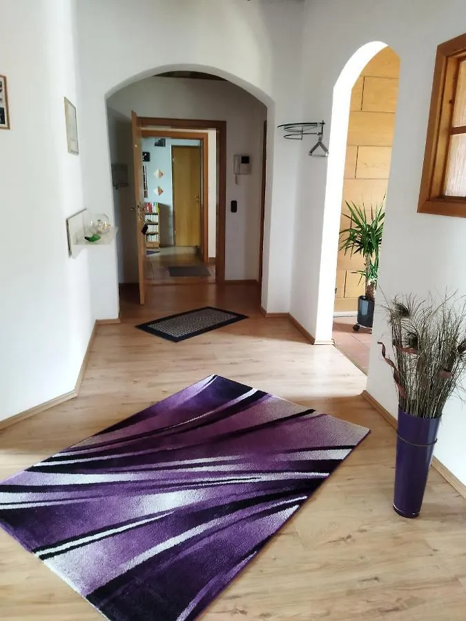 Aussergewoehnliche Atelierferienwohnung Mit Balkon An Der Donau Winzer Apartment